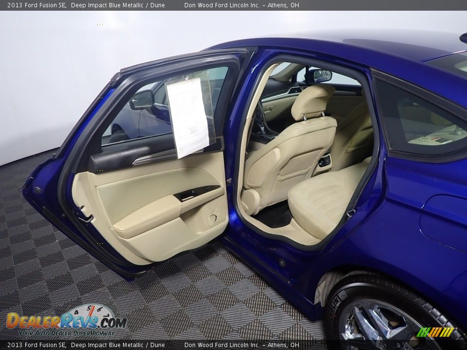 2013 Ford Fusion SE Deep Impact Blue Metallic / Dune Photo #34