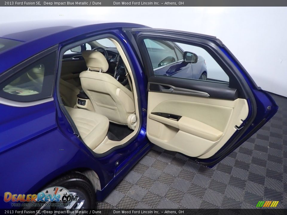 2013 Ford Fusion SE Deep Impact Blue Metallic / Dune Photo #36
