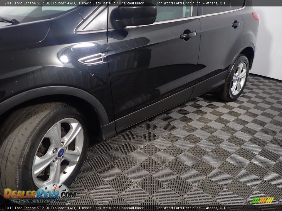 2013 Ford Escape SE 2.0L EcoBoost 4WD Tuxedo Black Metallic / Charcoal Black Photo #11