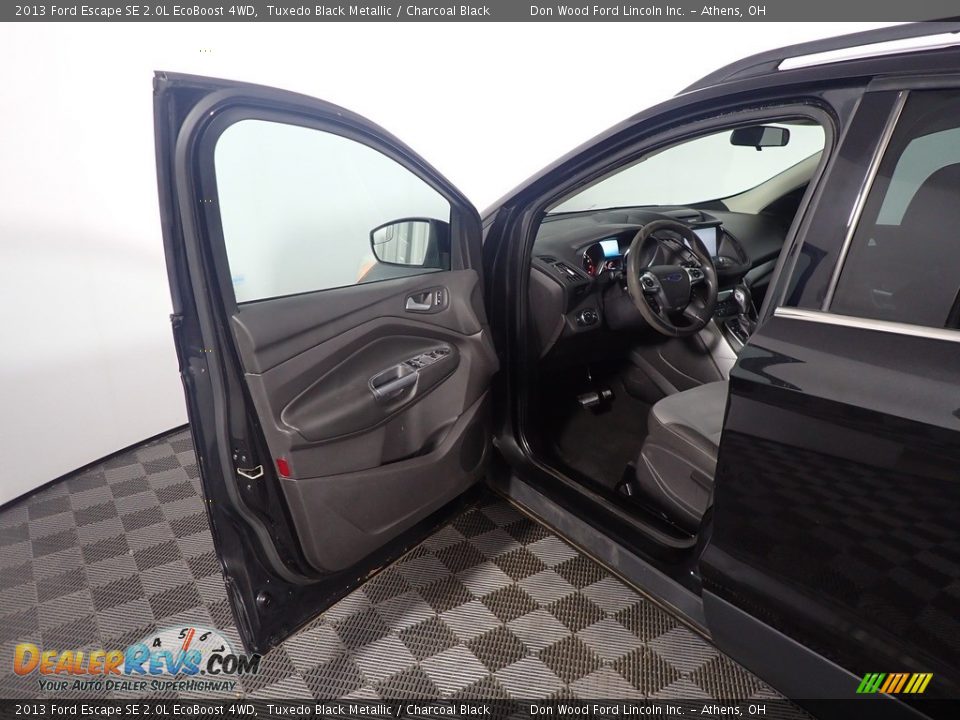 2013 Ford Escape SE 2.0L EcoBoost 4WD Tuxedo Black Metallic / Charcoal Black Photo #23