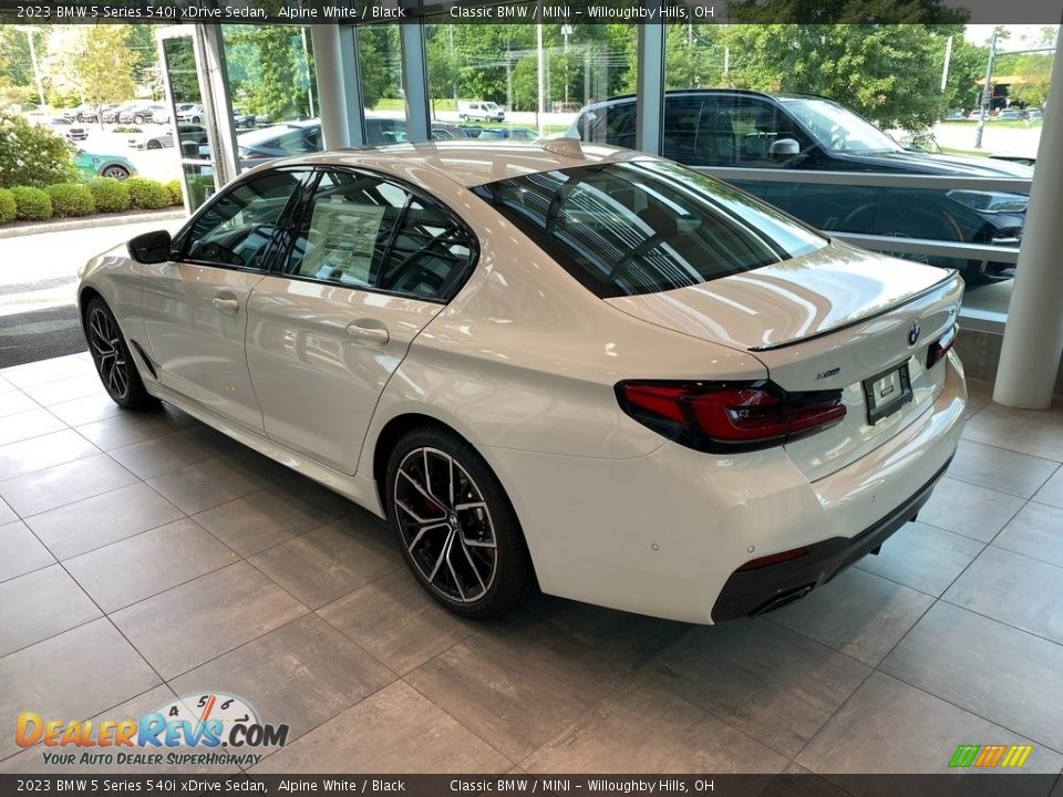 2023 BMW 5 Series 540i xDrive Sedan Alpine White / Black Photo #2