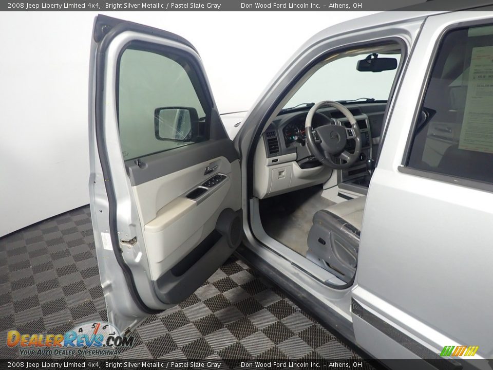 2008 Jeep Liberty Limited 4x4 Bright Silver Metallic / Pastel Slate Gray Photo #20