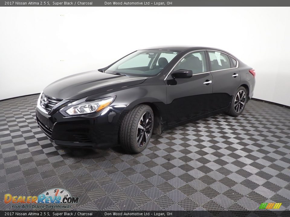 2017 Nissan Altima 2.5 S Super Black / Charcoal Photo #5