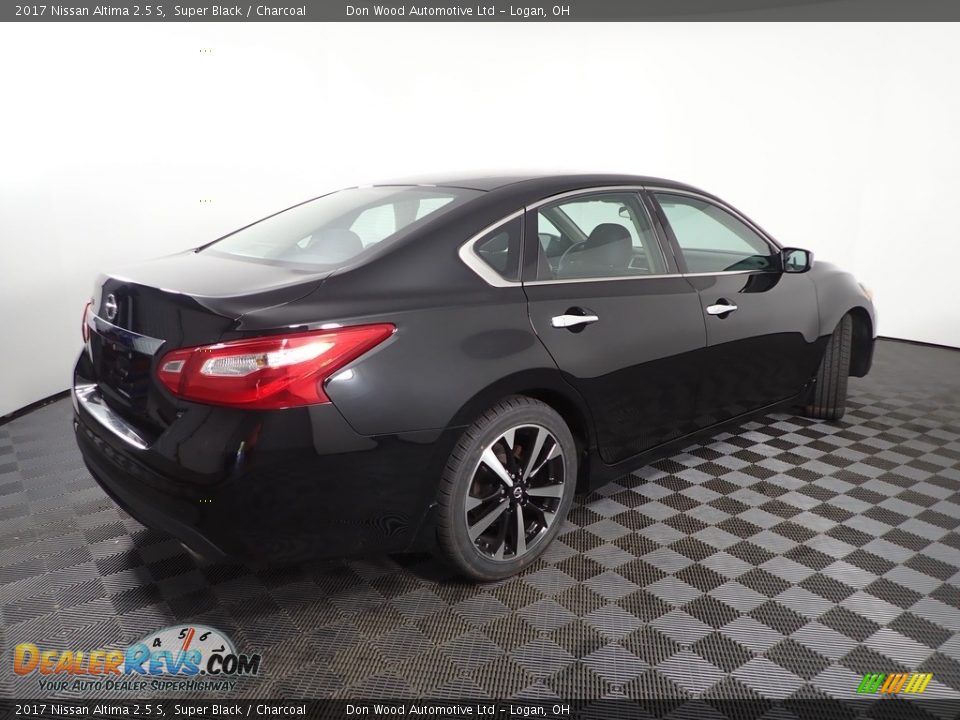 2017 Nissan Altima 2.5 S Super Black / Charcoal Photo #10