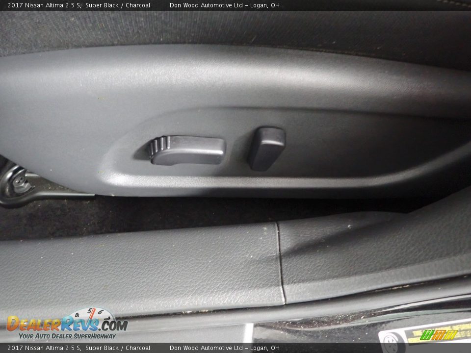 2017 Nissan Altima 2.5 S Super Black / Charcoal Photo #13
