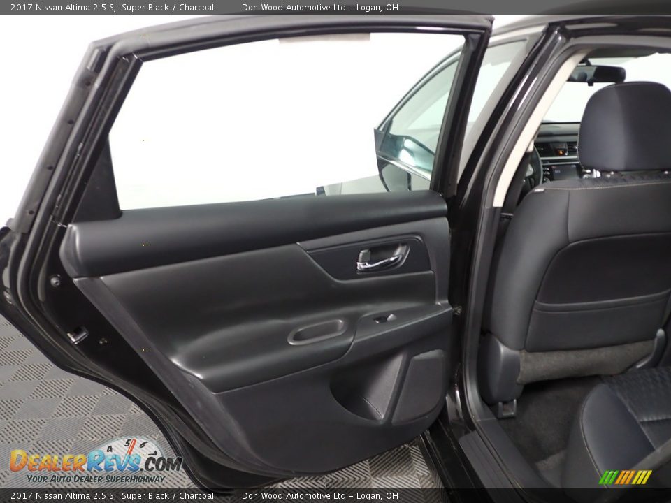 2017 Nissan Altima 2.5 S Super Black / Charcoal Photo #22
