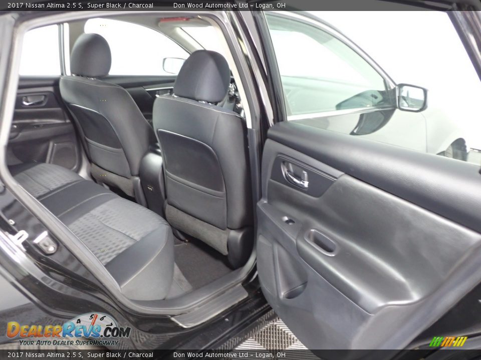 2017 Nissan Altima 2.5 S Super Black / Charcoal Photo #27