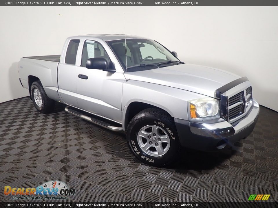 2005 Dodge Dakota SLT Club Cab 4x4 Bright Silver Metallic / Medium Slate Gray Photo #3