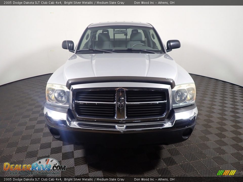 2005 Dodge Dakota SLT Club Cab 4x4 Bright Silver Metallic / Medium Slate Gray Photo #4