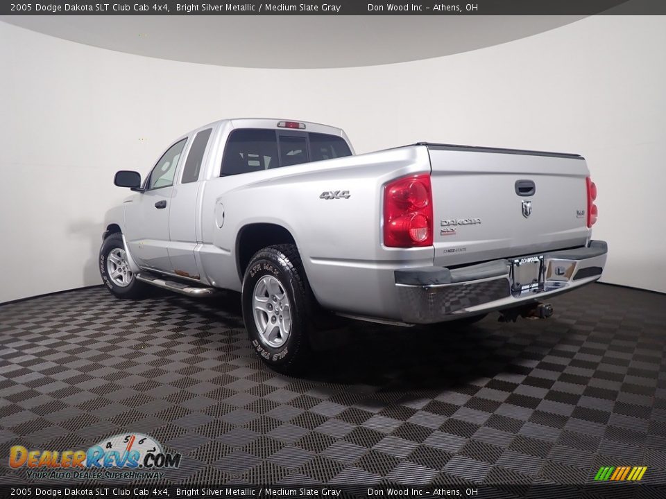 2005 Dodge Dakota SLT Club Cab 4x4 Bright Silver Metallic / Medium Slate Gray Photo #9