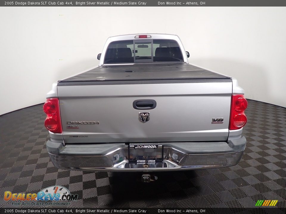 2005 Dodge Dakota SLT Club Cab 4x4 Bright Silver Metallic / Medium Slate Gray Photo #11
