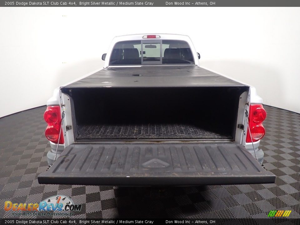 2005 Dodge Dakota SLT Club Cab 4x4 Bright Silver Metallic / Medium Slate Gray Photo #12