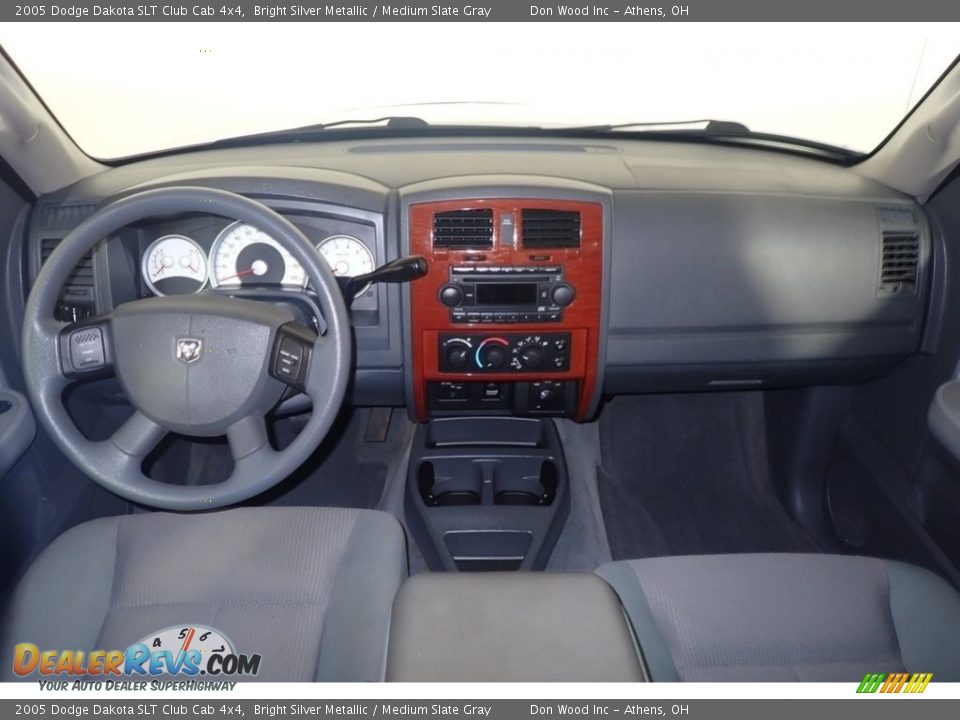 2005 Dodge Dakota SLT Club Cab 4x4 Bright Silver Metallic / Medium Slate Gray Photo #19