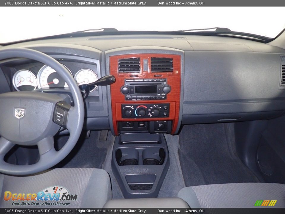 2005 Dodge Dakota SLT Club Cab 4x4 Bright Silver Metallic / Medium Slate Gray Photo #20