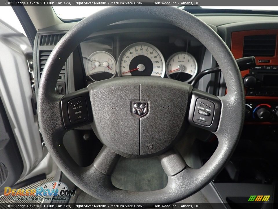 2005 Dodge Dakota SLT Club Cab 4x4 Bright Silver Metallic / Medium Slate Gray Photo #21