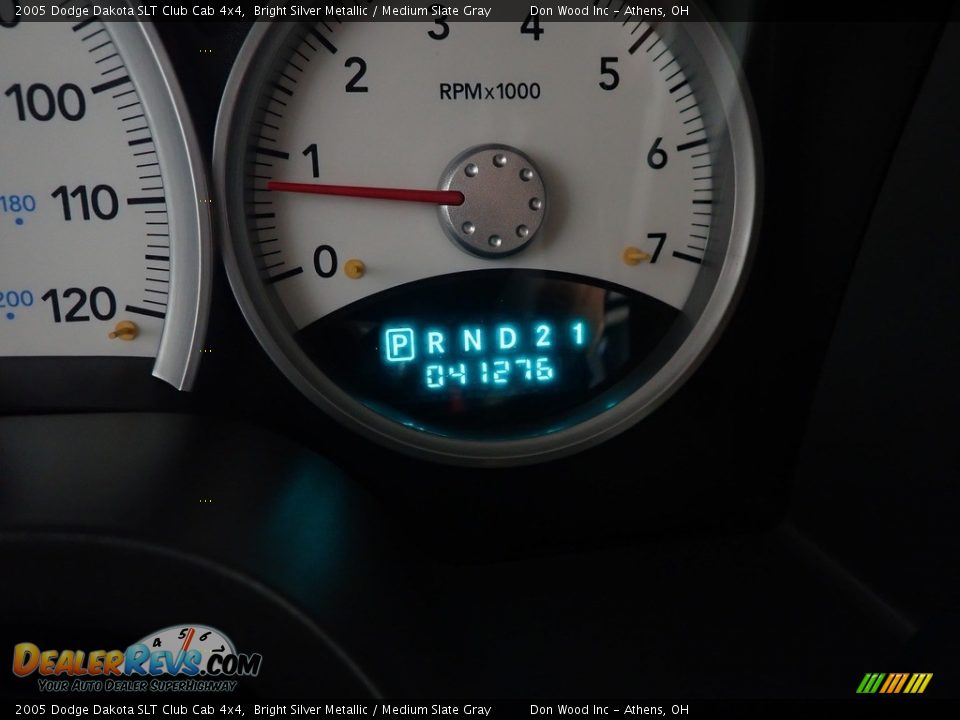 2005 Dodge Dakota SLT Club Cab 4x4 Bright Silver Metallic / Medium Slate Gray Photo #30