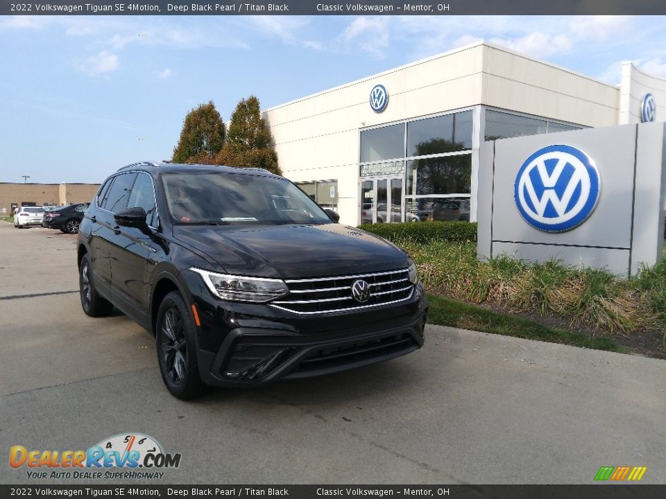 2022 Volkswagen Tiguan SE 4Motion Deep Black Pearl / Titan Black Photo #1