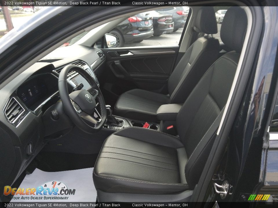Front Seat of 2022 Volkswagen Tiguan SE 4Motion Photo #3