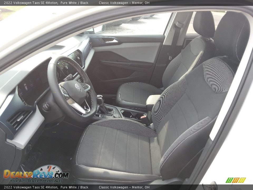 2022 Volkswagen Taos SE 4Motion Pure White / Black Photo #2