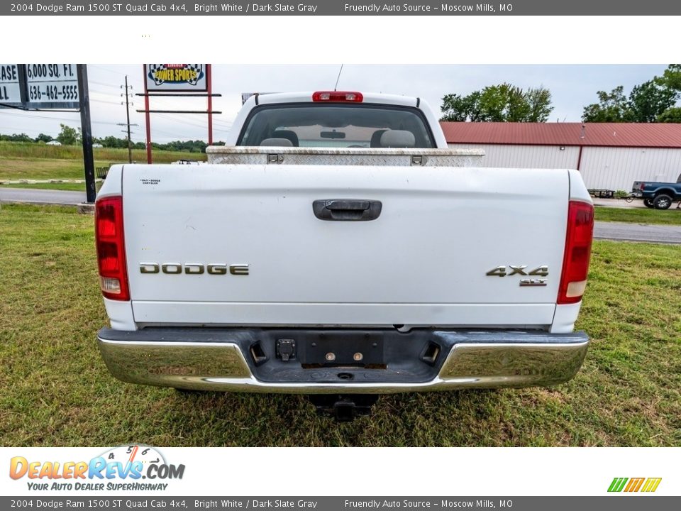 2004 Dodge Ram 1500 ST Quad Cab 4x4 Bright White / Dark Slate Gray Photo #5