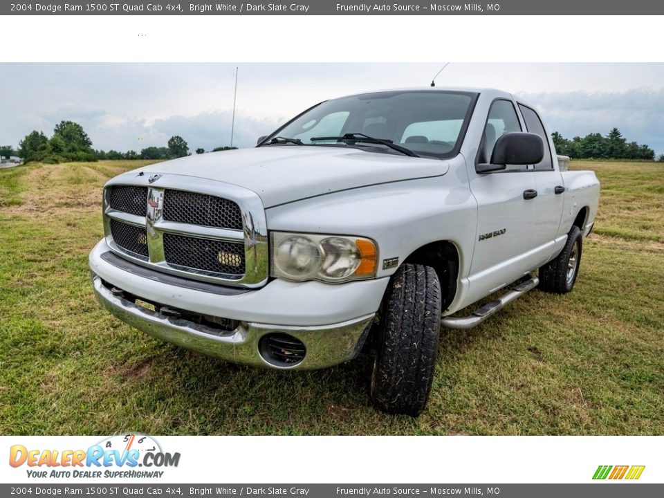 2004 Dodge Ram 1500 ST Quad Cab 4x4 Bright White / Dark Slate Gray Photo #8