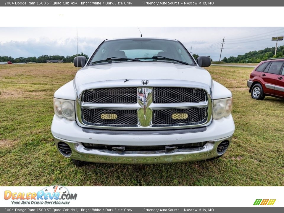 2004 Dodge Ram 1500 ST Quad Cab 4x4 Bright White / Dark Slate Gray Photo #9