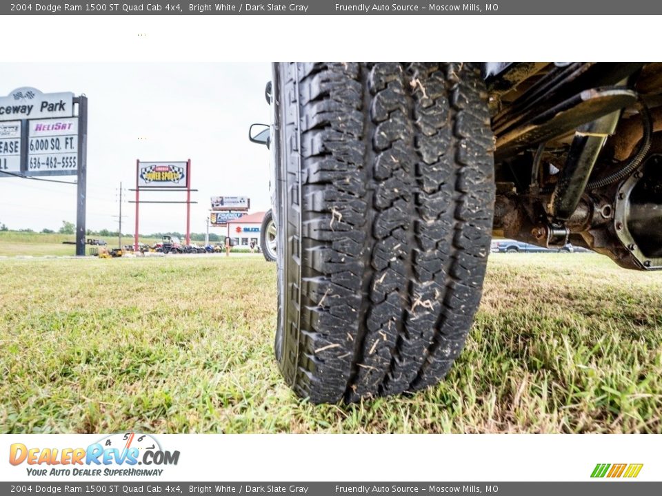 2004 Dodge Ram 1500 ST Quad Cab 4x4 Bright White / Dark Slate Gray Photo #14