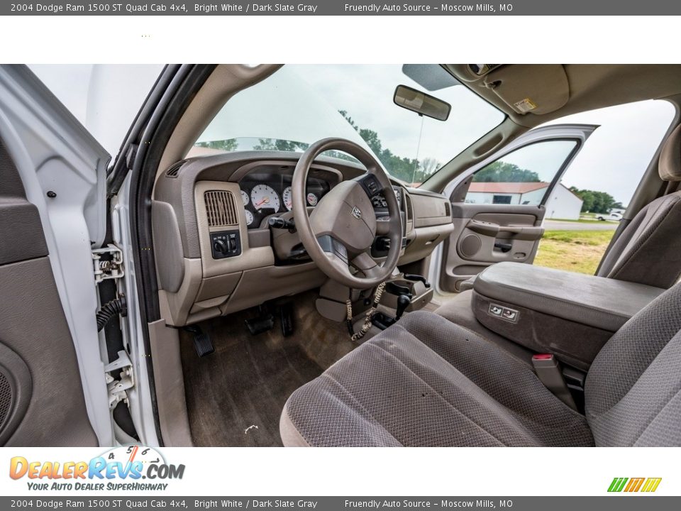 2004 Dodge Ram 1500 ST Quad Cab 4x4 Bright White / Dark Slate Gray Photo #19