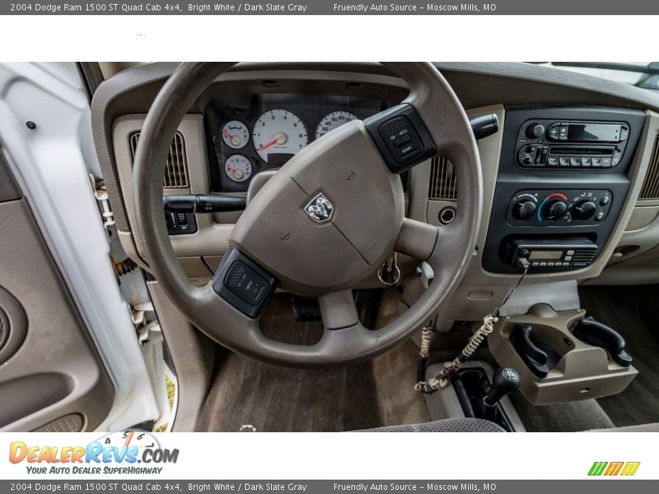 2004 Dodge Ram 1500 ST Quad Cab 4x4 Bright White / Dark Slate Gray Photo #27