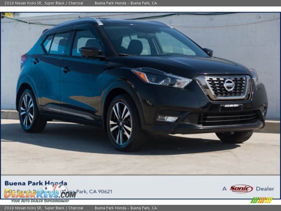 2019 Nissan Kicks SR Super Black / Charcoal Photo #1