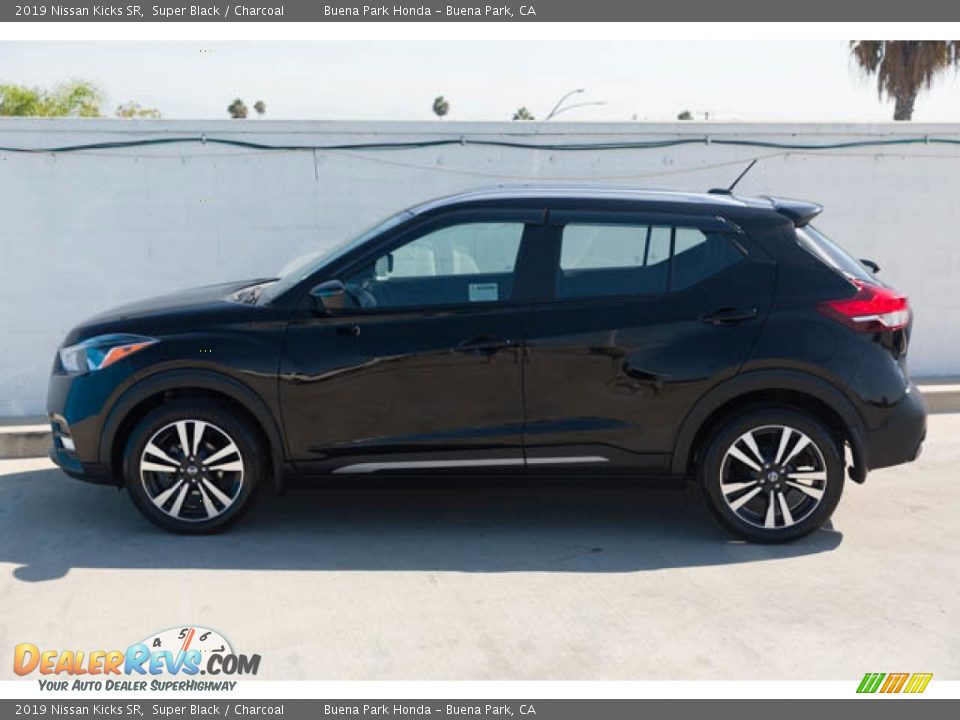 2019 Nissan Kicks SR Super Black / Charcoal Photo #8