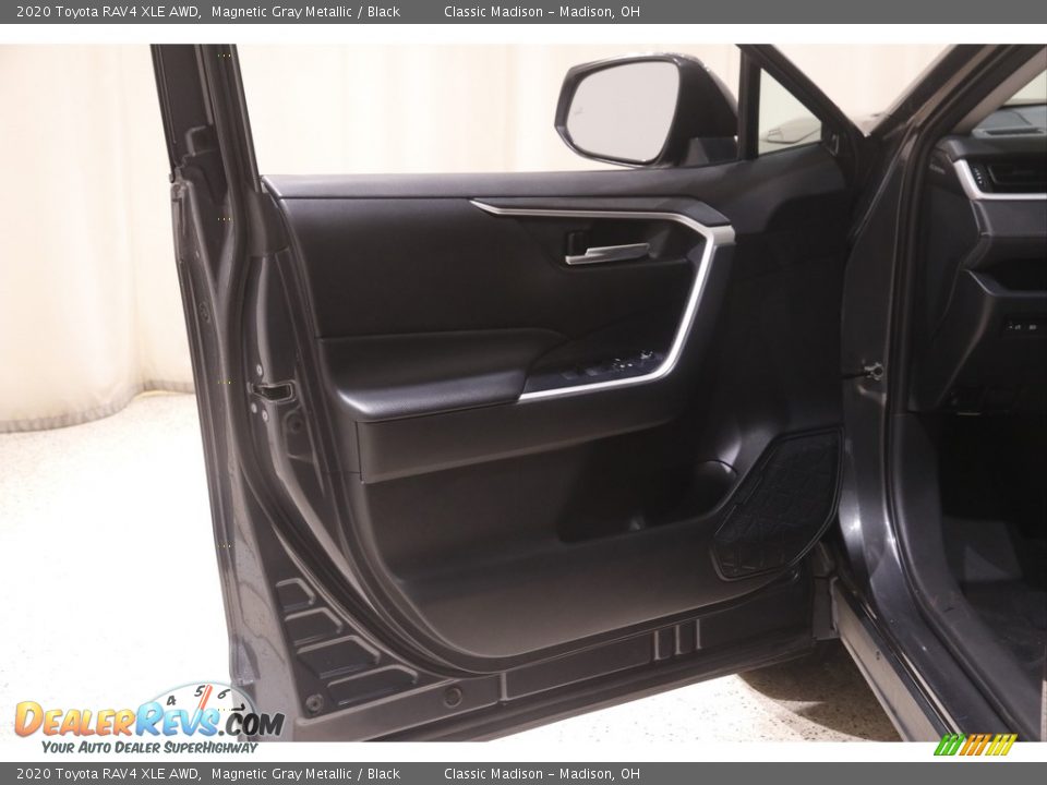 2020 Toyota RAV4 XLE AWD Magnetic Gray Metallic / Black Photo #4