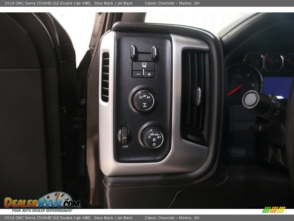 Controls of 2019 GMC Sierra 2500HD SLE Double Cab 4WD Photo #6