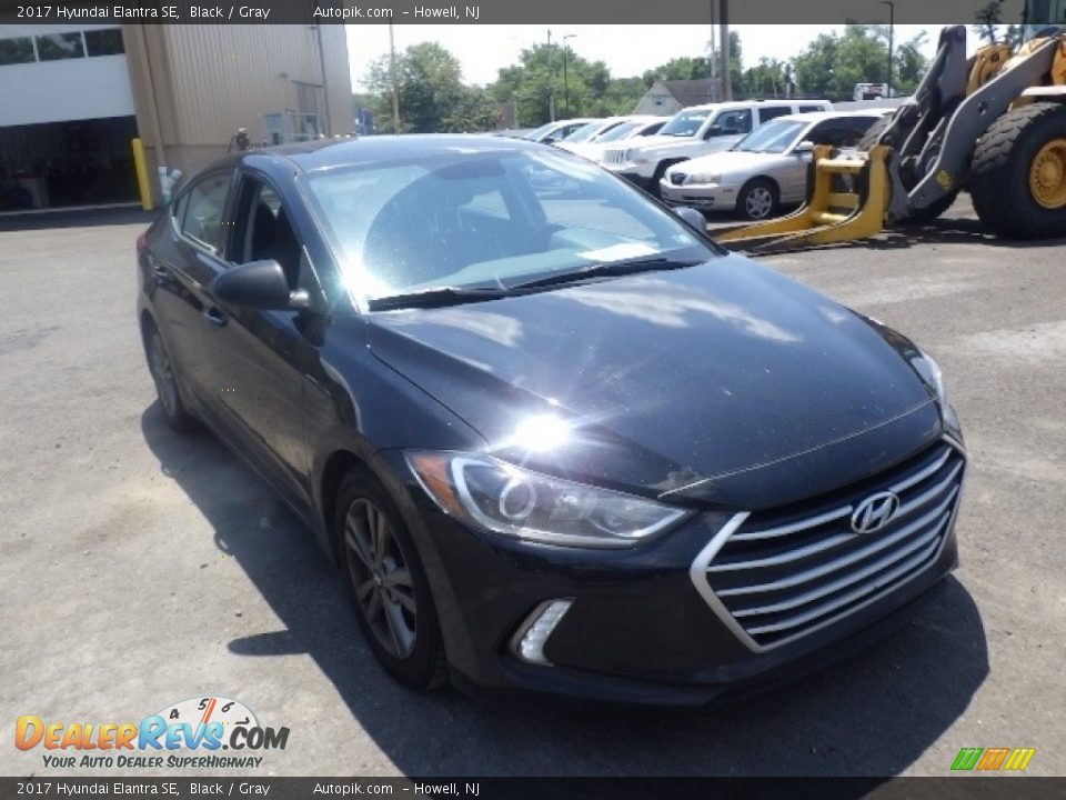 2017 Hyundai Elantra SE Black / Gray Photo #3