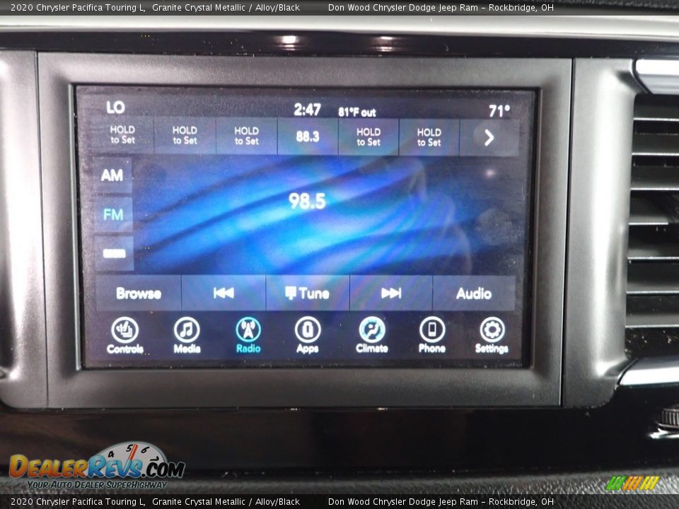 2020 Chrysler Pacifica Touring L Granite Crystal Metallic / Alloy/Black Photo #2