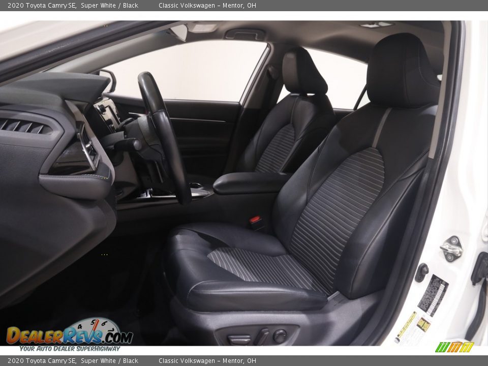 2020 Toyota Camry SE Super White / Black Photo #5