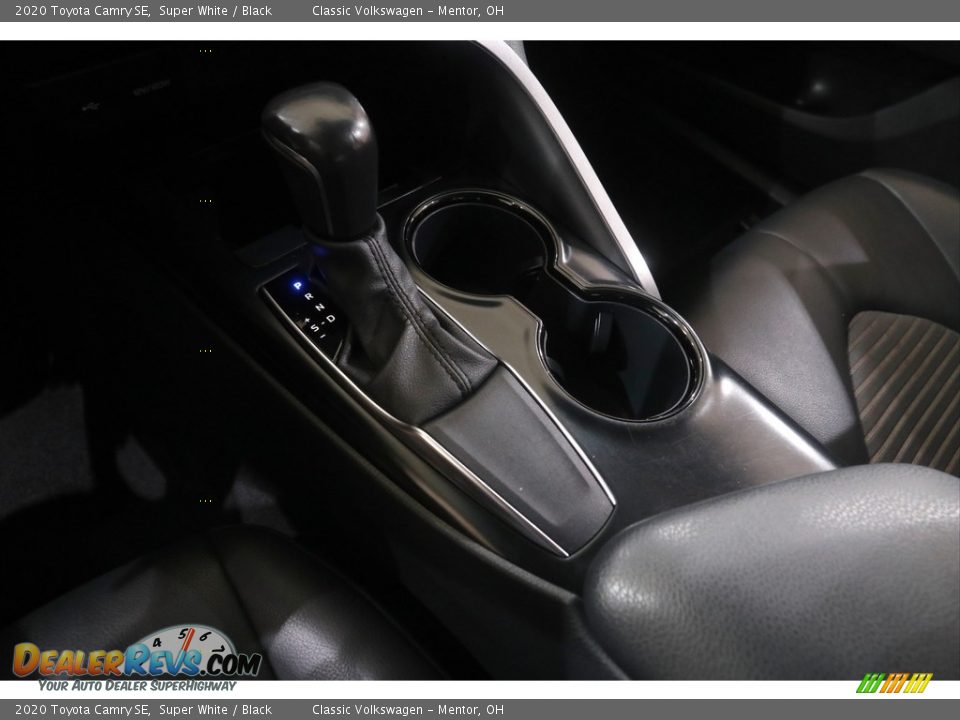 2020 Toyota Camry SE Super White / Black Photo #12