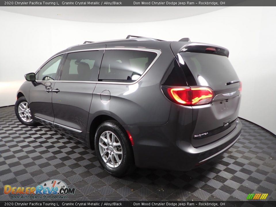2020 Chrysler Pacifica Touring L Granite Crystal Metallic / Alloy/Black Photo #7