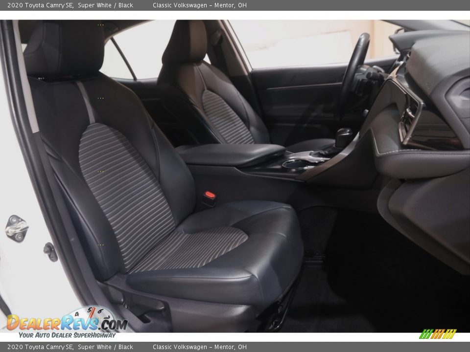 2020 Toyota Camry SE Super White / Black Photo #13