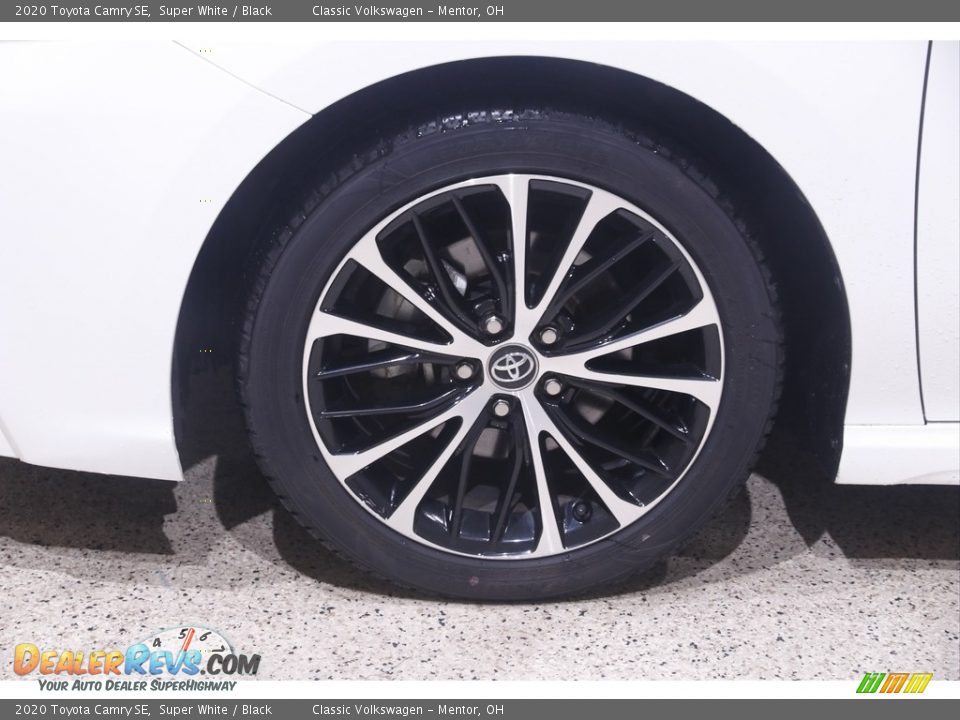 2020 Toyota Camry SE Super White / Black Photo #18