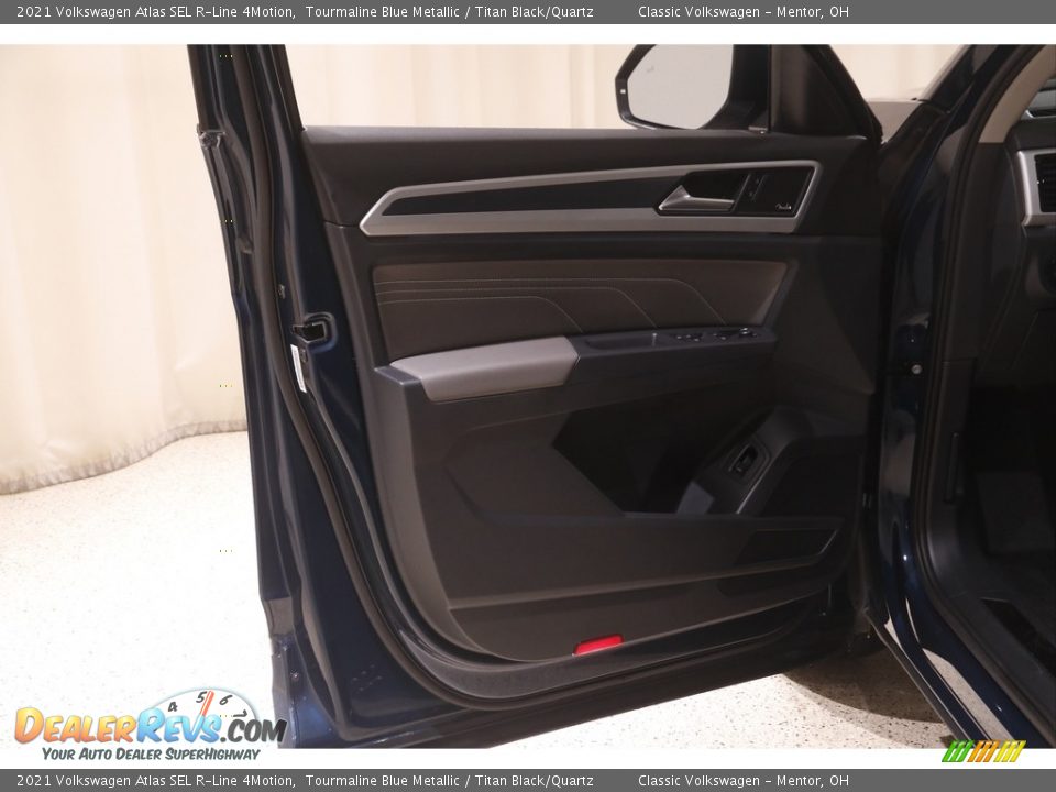 Door Panel of 2021 Volkswagen Atlas SEL R-Line 4Motion Photo #4