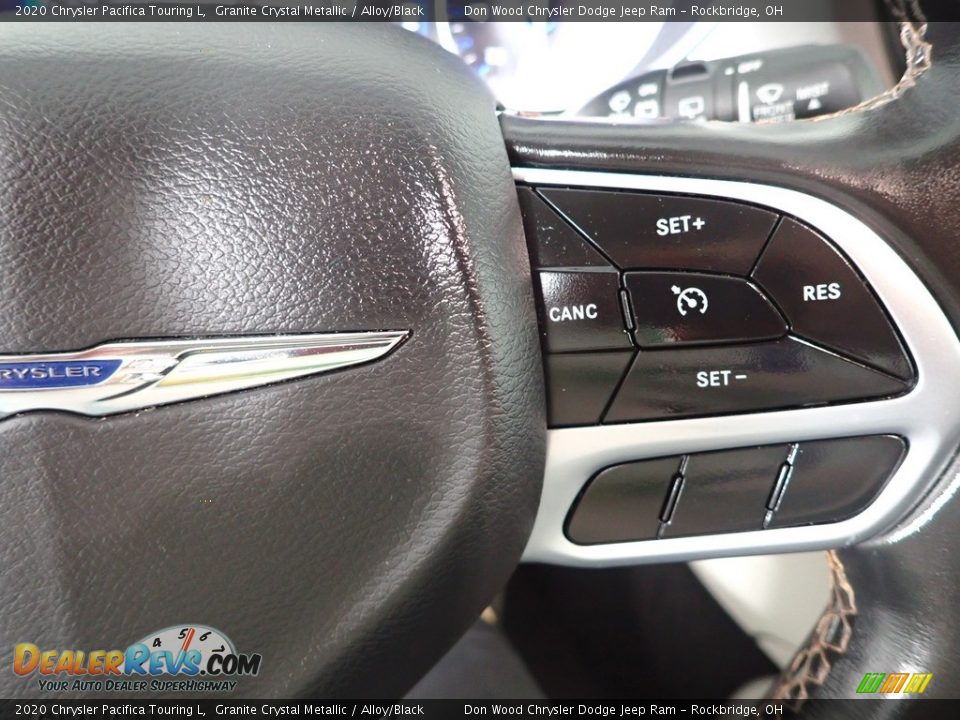 2020 Chrysler Pacifica Touring L Granite Crystal Metallic / Alloy/Black Photo #18