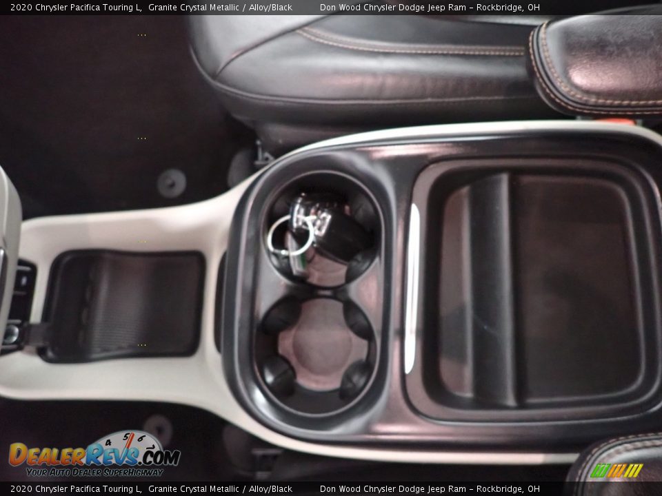 2020 Chrysler Pacifica Touring L Granite Crystal Metallic / Alloy/Black Photo #21