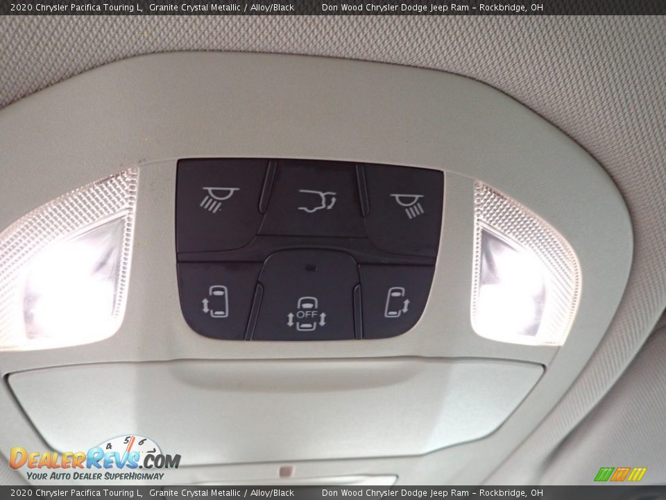 2020 Chrysler Pacifica Touring L Granite Crystal Metallic / Alloy/Black Photo #22