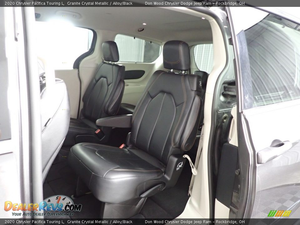 2020 Chrysler Pacifica Touring L Granite Crystal Metallic / Alloy/Black Photo #24