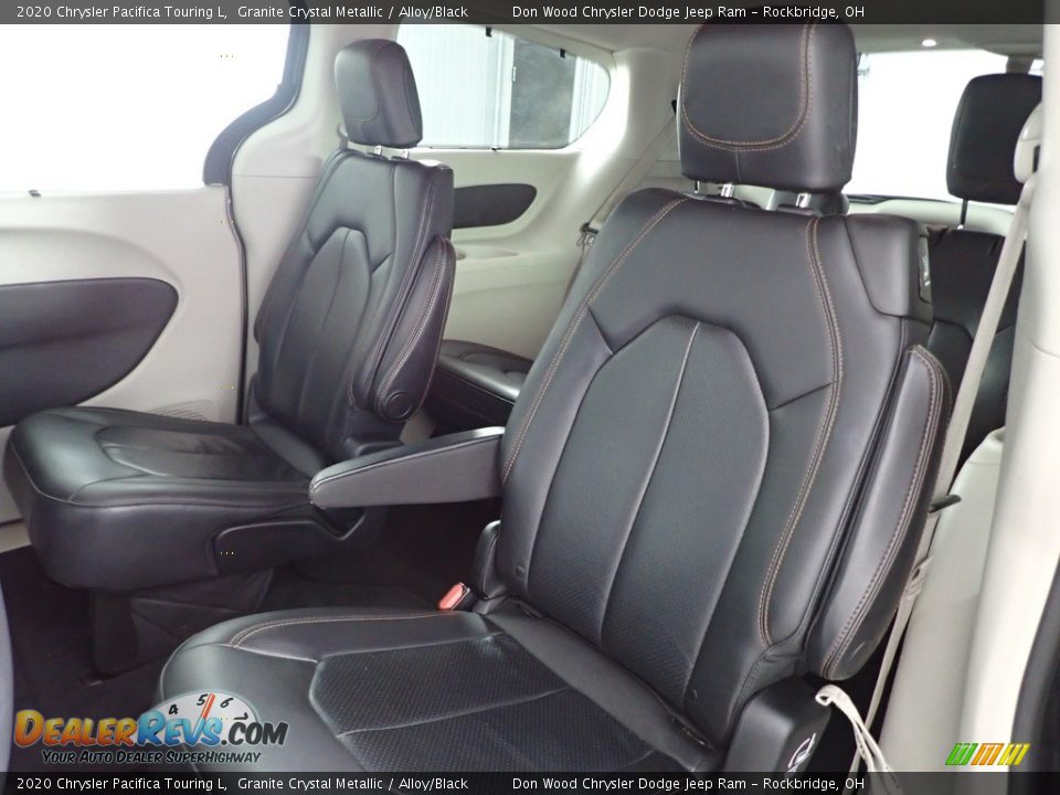 2020 Chrysler Pacifica Touring L Granite Crystal Metallic / Alloy/Black Photo #25