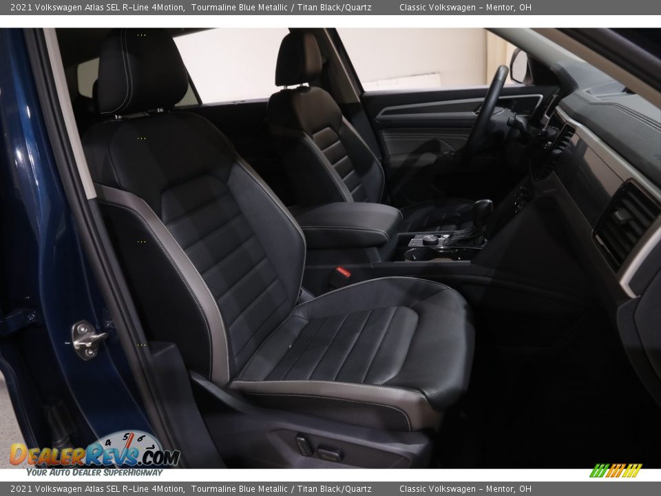 Front Seat of 2021 Volkswagen Atlas SEL R-Line 4Motion Photo #16