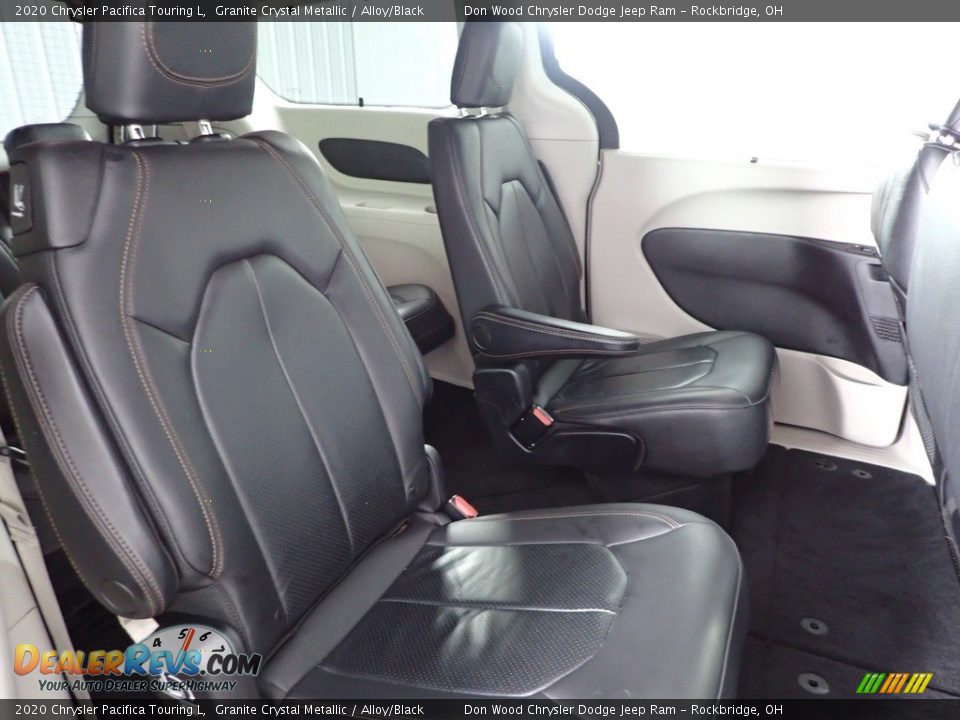 2020 Chrysler Pacifica Touring L Granite Crystal Metallic / Alloy/Black Photo #31