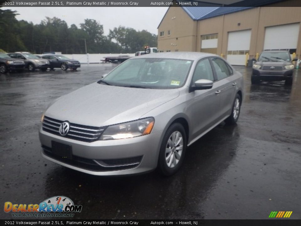 2012 Volkswagen Passat 2.5L S Platinum Gray Metallic / Moonrock Gray Photo #1