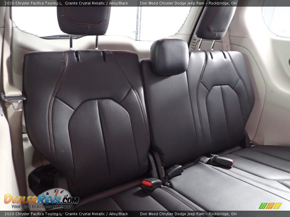 2020 Chrysler Pacifica Touring L Granite Crystal Metallic / Alloy/Black Photo #32